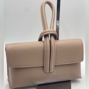 Borse in Pelle Genuine Pebble Leather Clutch Crossbody Bag w/ Loop Knot Closure